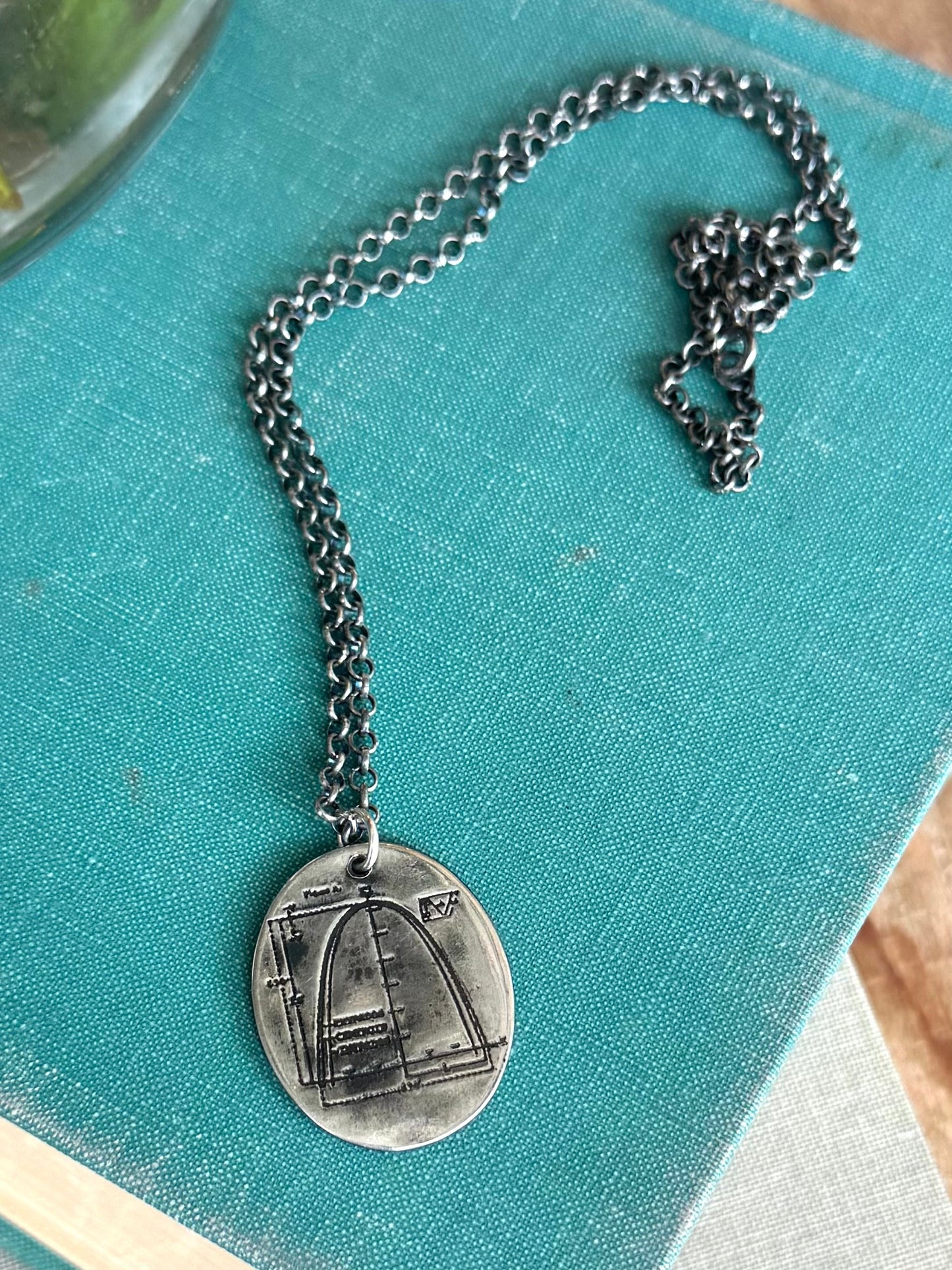 Arch Pendant Necklace